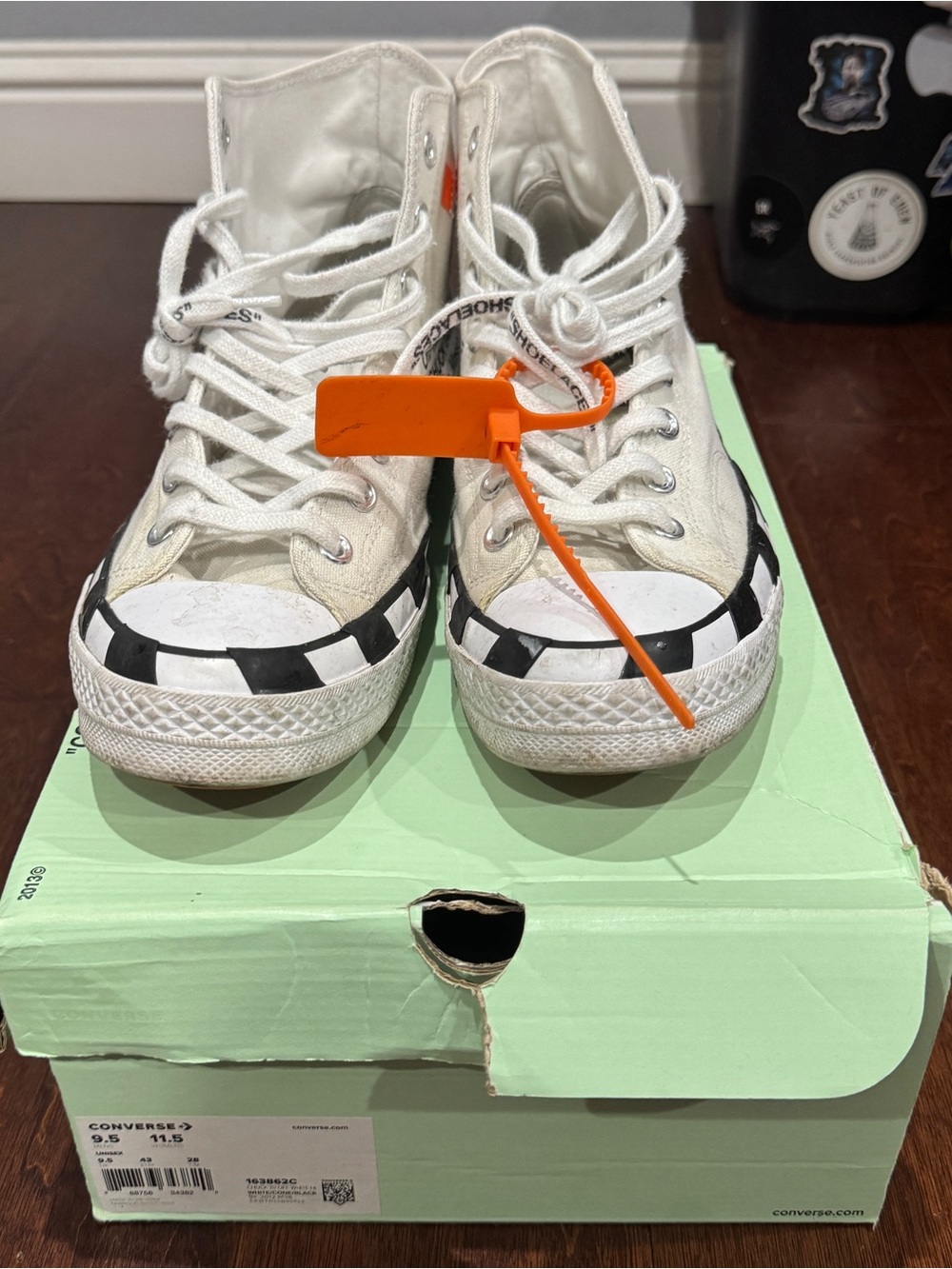 Converse × Off-White Chuck 70 High Top
White/Black Canvas